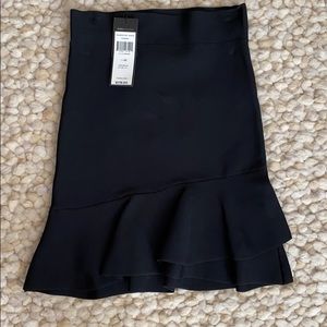 🆕BCBGMaxazria: black pencil skirt. Size XS.